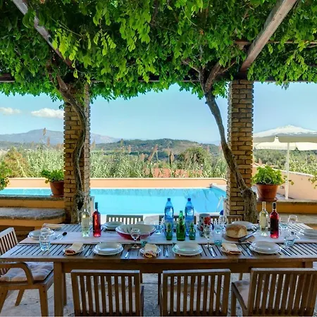 Villa Sleeps 9 Pool Air Con Wifi *