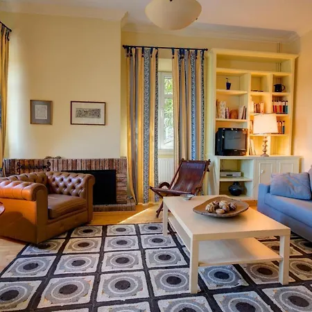 Sleeps 9 Pool Air Con Wifi ヴィラ Vátos