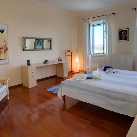 Sleeps 9 Pool Air Con Wifi ヴィラ Vátos